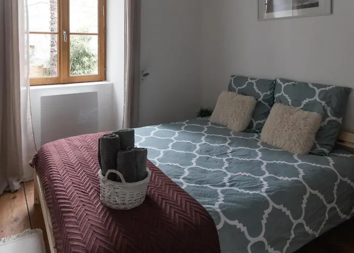 Maison Dans Le Centre Historique Pour 6 Personnes Avec Terrasse Et Parking